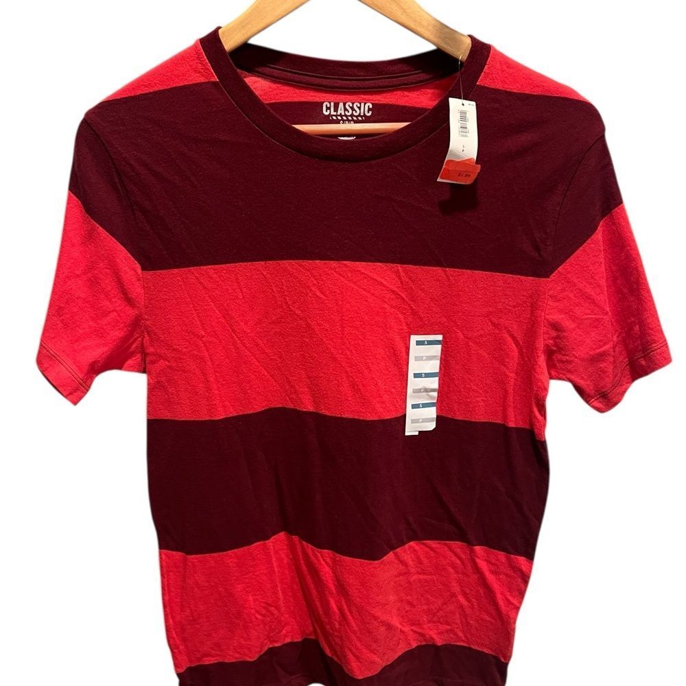 Old Navy Red‎ Short Sleeve crewneck NWT Tee men’s small